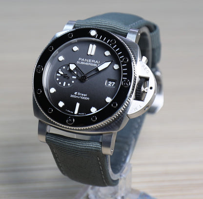 Panerai Luminor Submersible  44MM