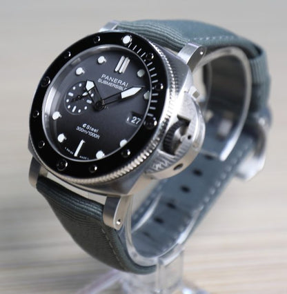 Panerai Luminor Submersible  44MM