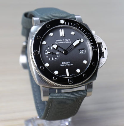 Panerai Luminor Submersible  44MM