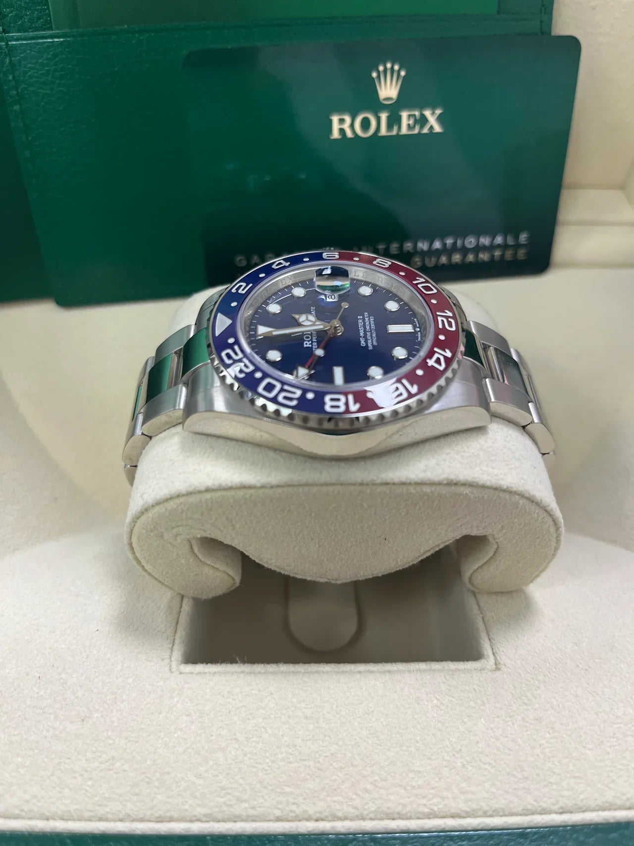 Gmt-master II Pepsi Oyster 126710BLRO