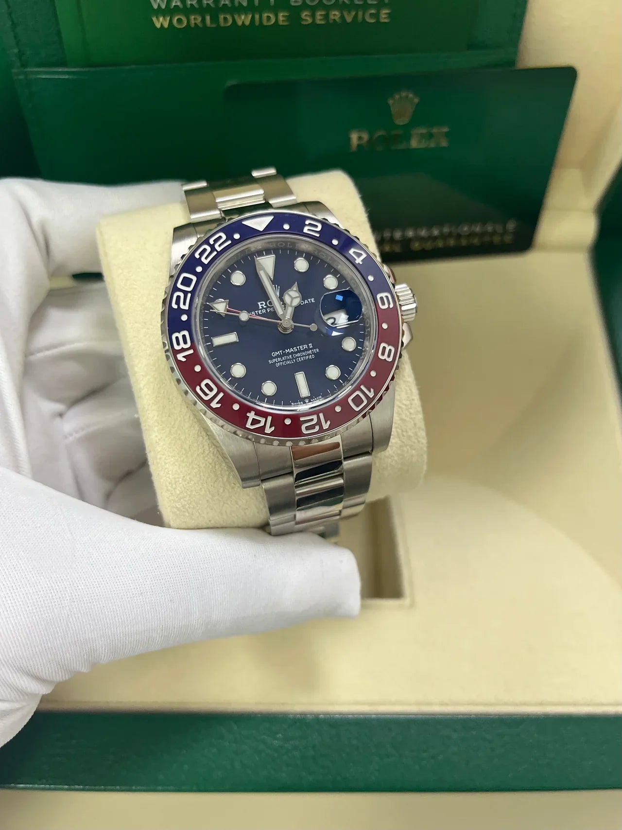 Gmt-master II Pepsi Oyster 126710BLRO